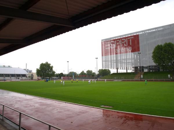 Kleine Kampfbahn im Arena-Sportpark - Düsseldorf-Stockum