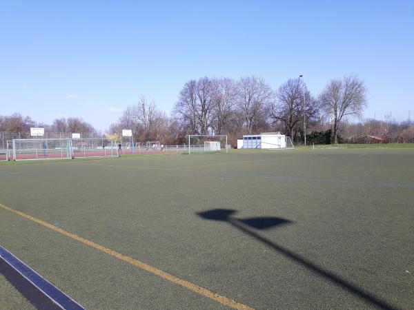 Sportanlage Fehwiesenstraße Platz 2 - München-Berg am Laim