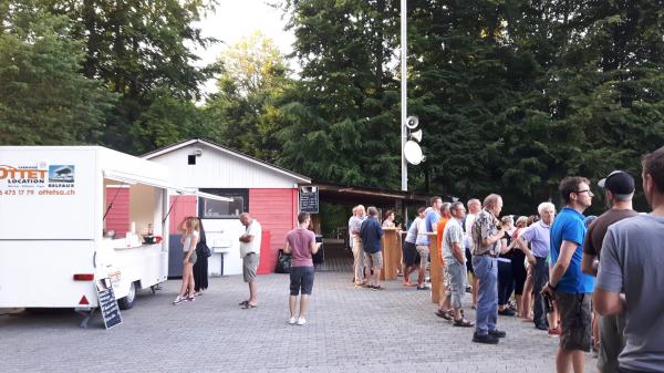 Sportplatz Brügi - Rechthalten
