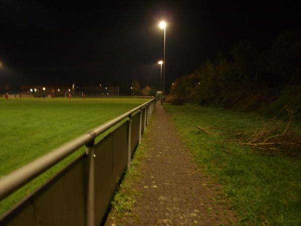 Hederborn-Arena am Hüneknapp - Salzkotten-Upsprunge