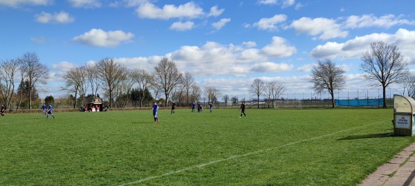 Sportstätten an der Grundschule B-Platz - Springe-Bennigsen