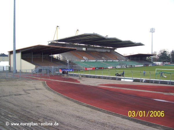 Stade Francis Le Basser - Laval