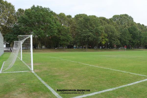 Bezirkssportanlage NeckarPark - Mercedesstraße - Stuttgart-Bad Cannstatt