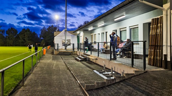 Sportplatz Mühlenweg - Dreis-Brück