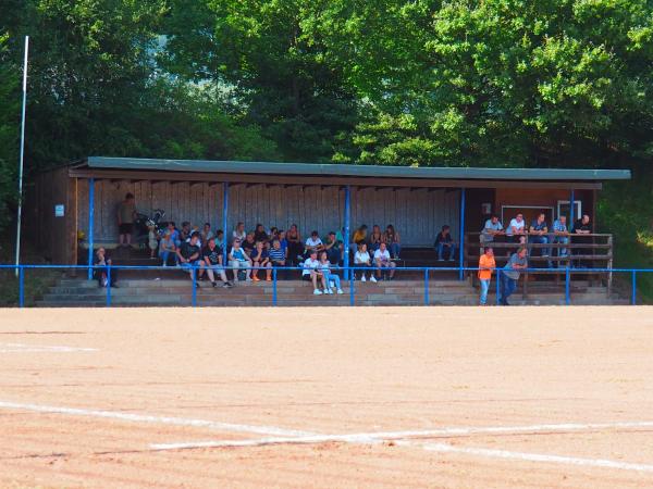 Sportplatz an der Turnhalle - Sundern/Sauerland-Endorf