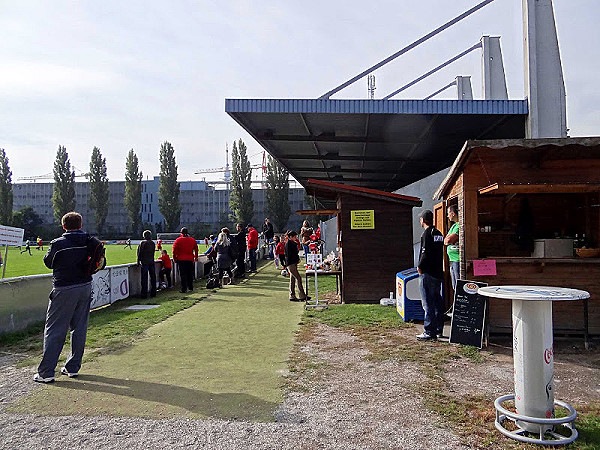 Sportplatz Donaufeld - Wien