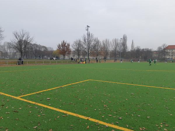 Willi-Sänger-Sportanlage Platz 2 - Berlin-Treptow