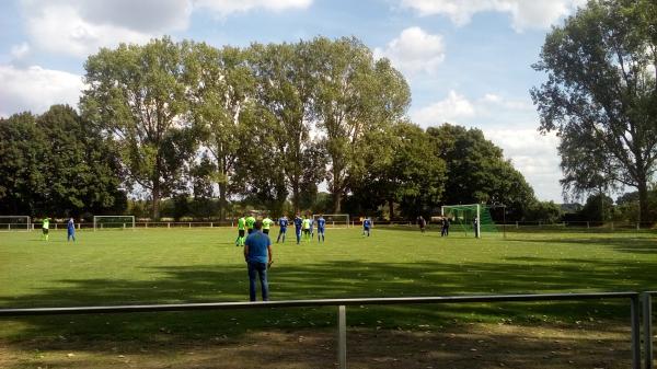 Bezirkssportanlage Kurkölner Straße - Krefeld-Linn