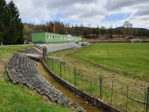Futbalový štadión Handlová - Handlová