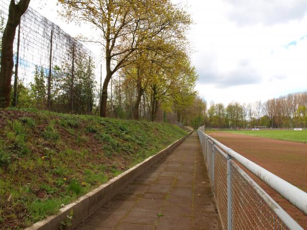 Heinrich-Hamacher-Sportpark - Duisburg-Neumühl