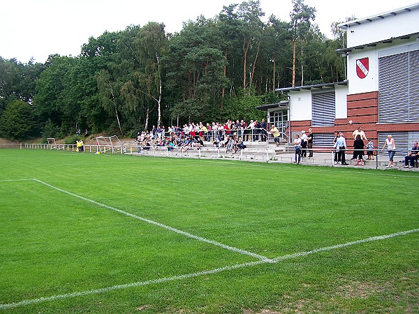 Waldstadion an der Schule - Klein Nordende