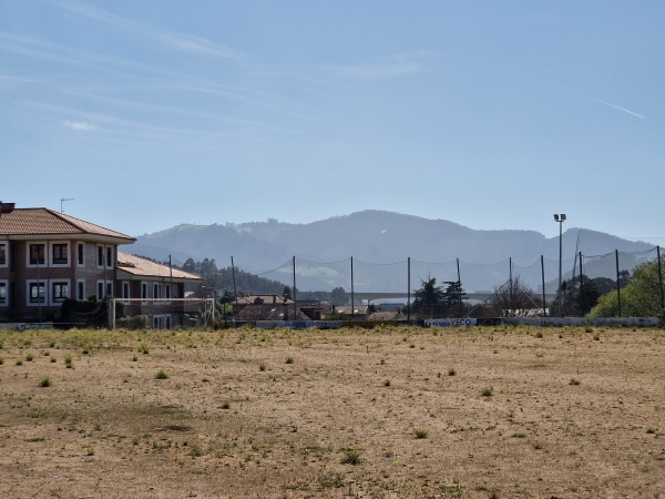 Campo de Fútbol El Quintanal - Soto del Barco (Sotu'l Barcu), AS