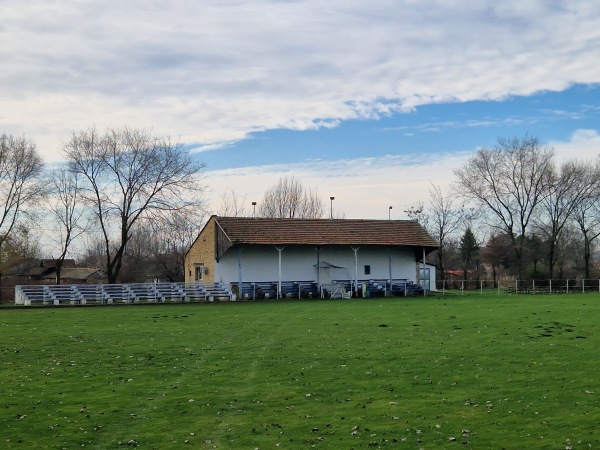 Stadion FK Roham - Nova Crnja