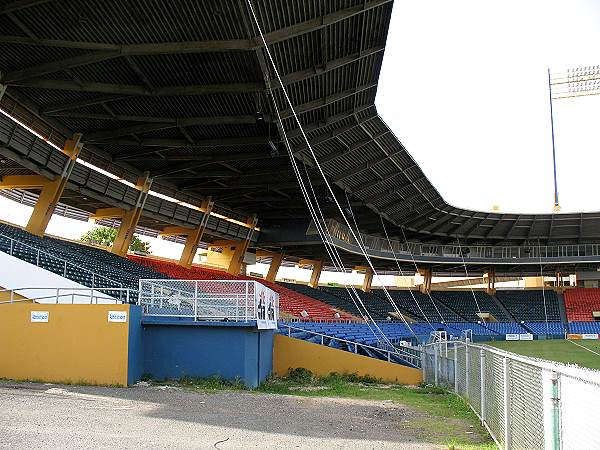 Estadio Juán Rámon Loubriel - Bayamón