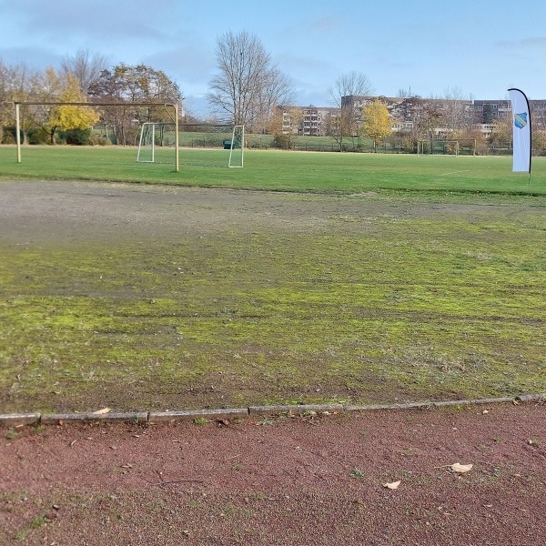 Sportplatz am Bürgerhaus - Brandenburg/Havel-Hohenstücken
