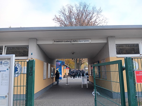Friedrich-Ludwig-Jahn-Sportplatz 2 - Schöneiche bei Berlin