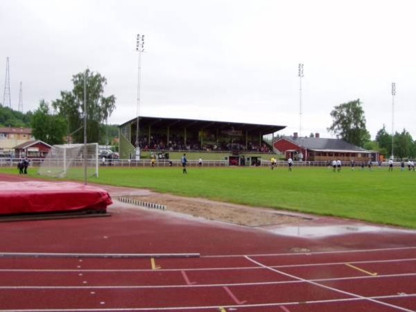 Haupttribüne vor dem Neubau 2014