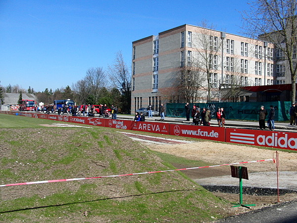 Max-Morlock-Platz Valznerweiher - Nürnberg-Zerzabelshof