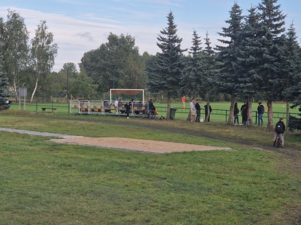 Boisko w Reptowie obok - Kobylanka-Reptowo