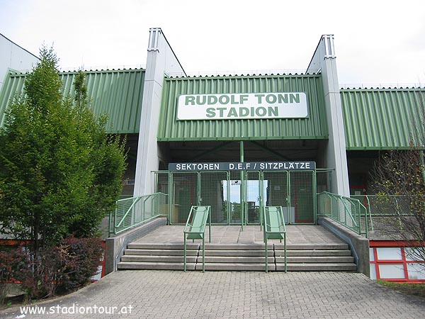 Rudolf-Tonn-Stadion - Schwechat