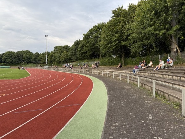 Leichtathletikstadion im Bürgerpark Nord - Darmstadt-Fasanerie