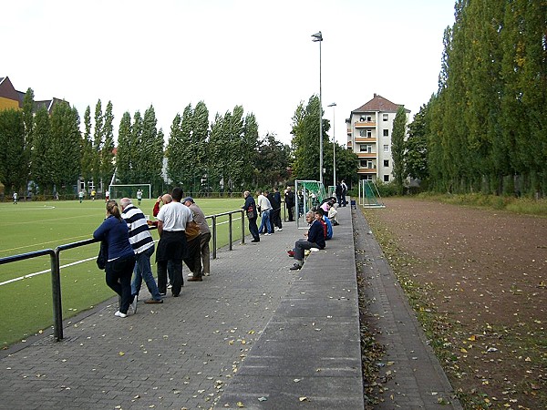 Sportplatz Brahestraße - Berlin-Charlottenburg