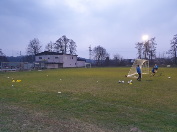 Sportplätze an der Hindenburg-Kampfbahn 3 - Schwandorf-Ettmansdorf