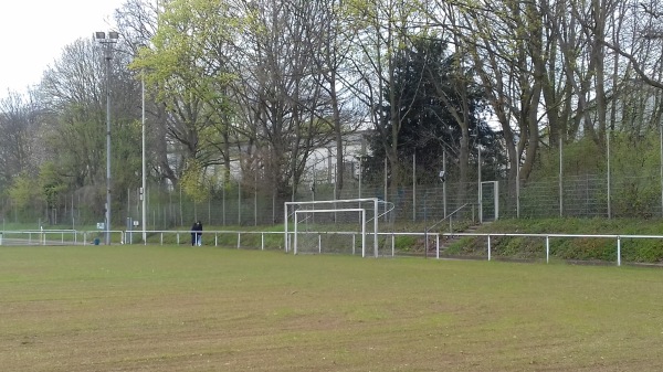 Sportanlage Mündelheimer Straße Platz 2 - Duisburg-Hüttenheim