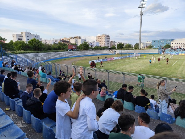 Stadiumi Niko Dovana - Durrës