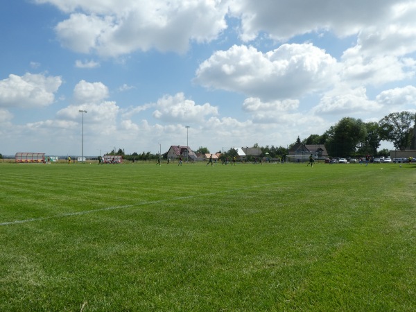 Boisko w Chełmiecach - Męcinka