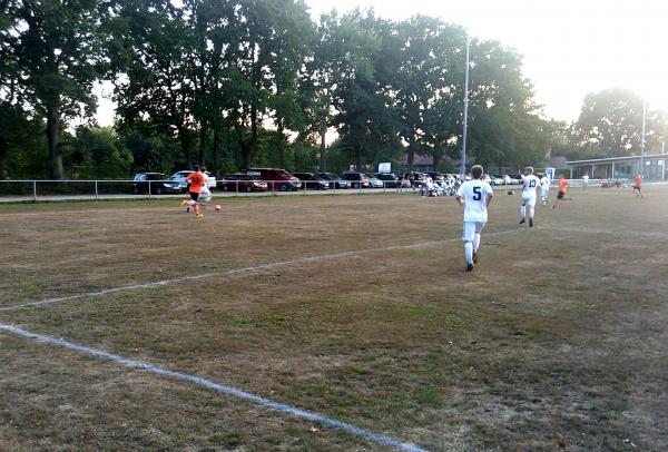 Sportanlage Schulstraße B-Platz - Nützen