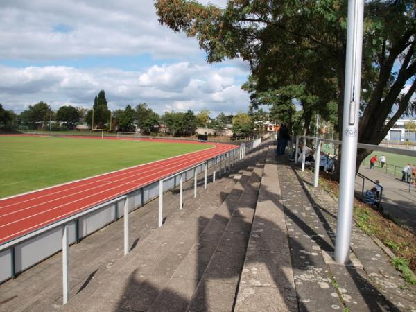 Stadion Bezirkssportanlage Karl-Hohmann-Straße - Düsseldorf-Benrath