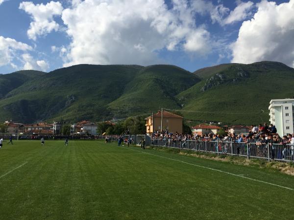 Stadiumi Demush Mavraj - Istok