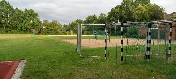 Sportplatz Alexander-von-Humboldt-Schule - Neumünster-Einfeld