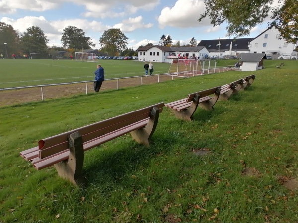 Sportplatz an der B66 - Dörentrup-Humfeld