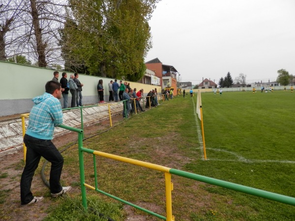 Futbalové ihrisko Topoľníky - Topoľníky