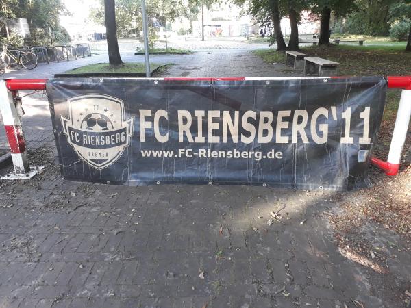 Bezirkssportanlage Curiestraße - Bremen-Horn