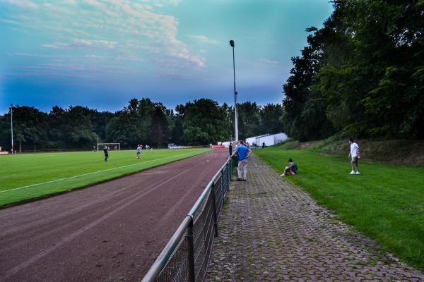 Bezirkssportanlage Furtwängler Straße - Hilden