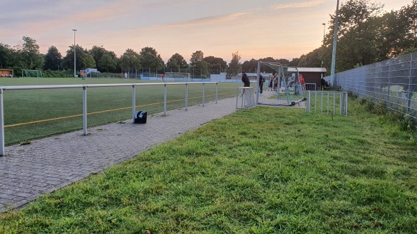 Knövi-Sportpark am Möhlenkamp B-Platz - Bordesholm
