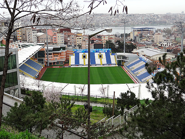 Recep Tayyip Erdoğan Stadyumu - İstanbul