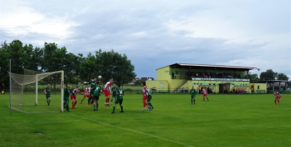 Futbalový štadión OŠK Láb - Láb