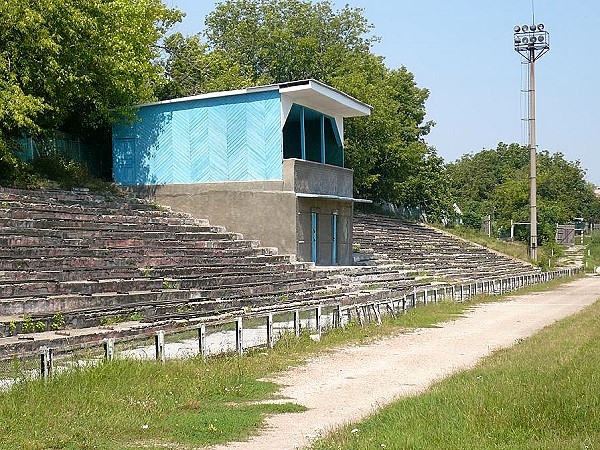 Stadionul Orășenesc - Fălești