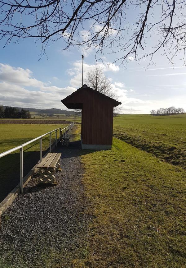 Sportplatz Hahnwiese - Mücke-Groß-Eichen