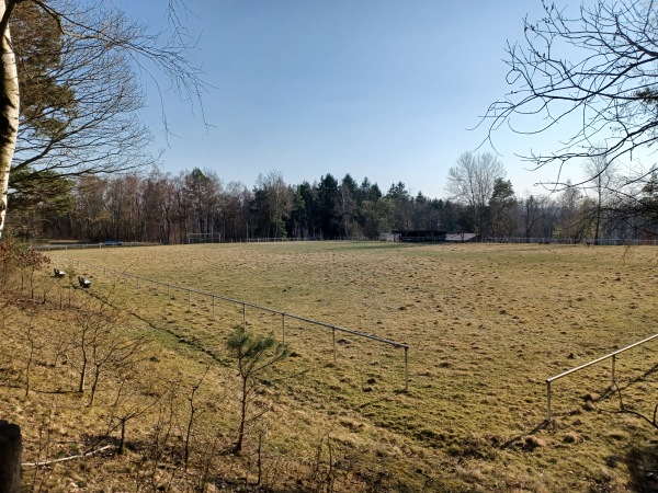 Sportanlage im Wald - Weilrod-Niederlauken