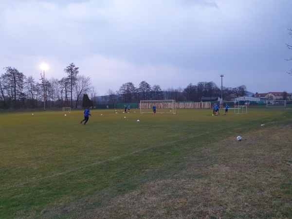 Sportplätze an der Hindenburg-Kampfbahn 3 - Schwandorf-Ettmansdorf