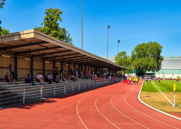 Kleine Kampfbahn im Arena-Sportpark - Düsseldorf-Stockum