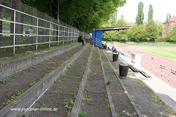 Friedrich-Ebert-Stadion - Berlin-Tempelhof
