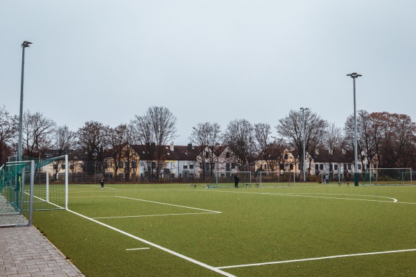 Bezirkssportanlage Kronwinkler Straße Platz 2 - München-Aubing