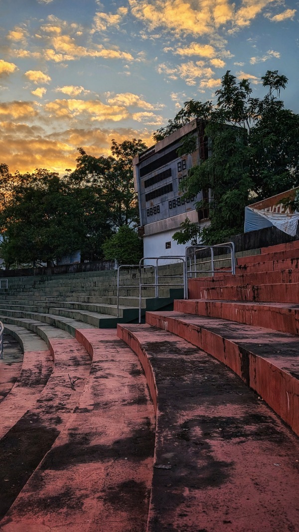 Anouvong Old National Stadium - Vientiane