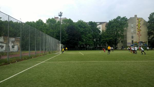 Sportplatz Wrangelstraße - Berlin-Kreuzberg